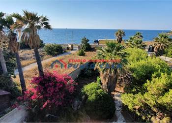 SAN CUSUMANO – Splendida tenuta costituita da corpo principale+dépendances su lotto di 4 ettari ca.