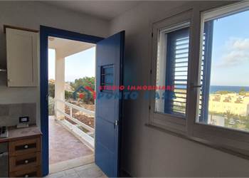 SAN VITO LO CAPO – Casa indipendente al P.T. vista mare – 70 mq ca. su lotto di 1.000 mq ca.